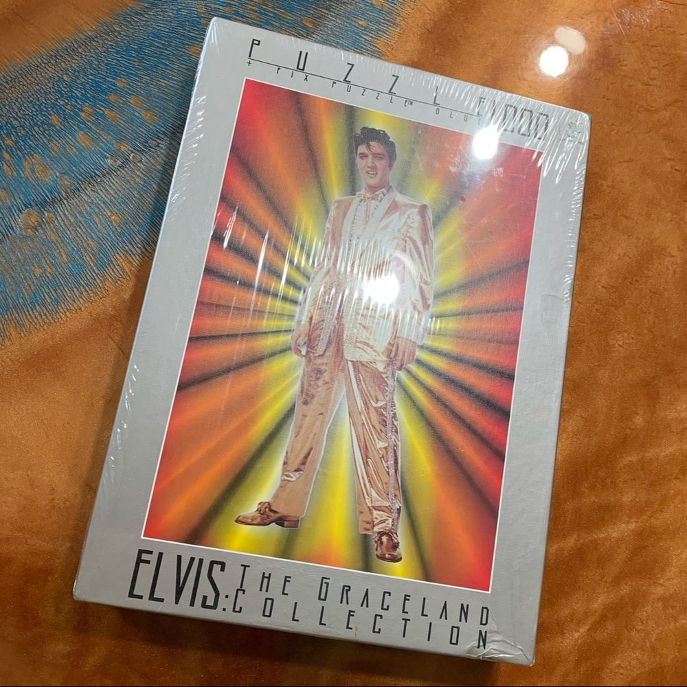 New Vintage Elvis Presley Graceland Collection EPC 1000 piece collectible